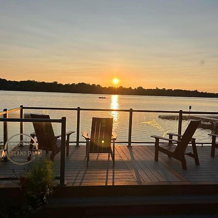 Merland Park Minnow Motel Picton Esterno foto